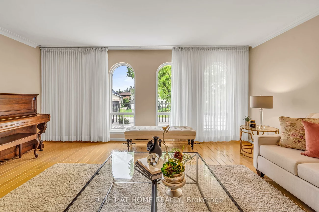 5, Poplar Heights, Edenbridge-Humber Valley, Toronto