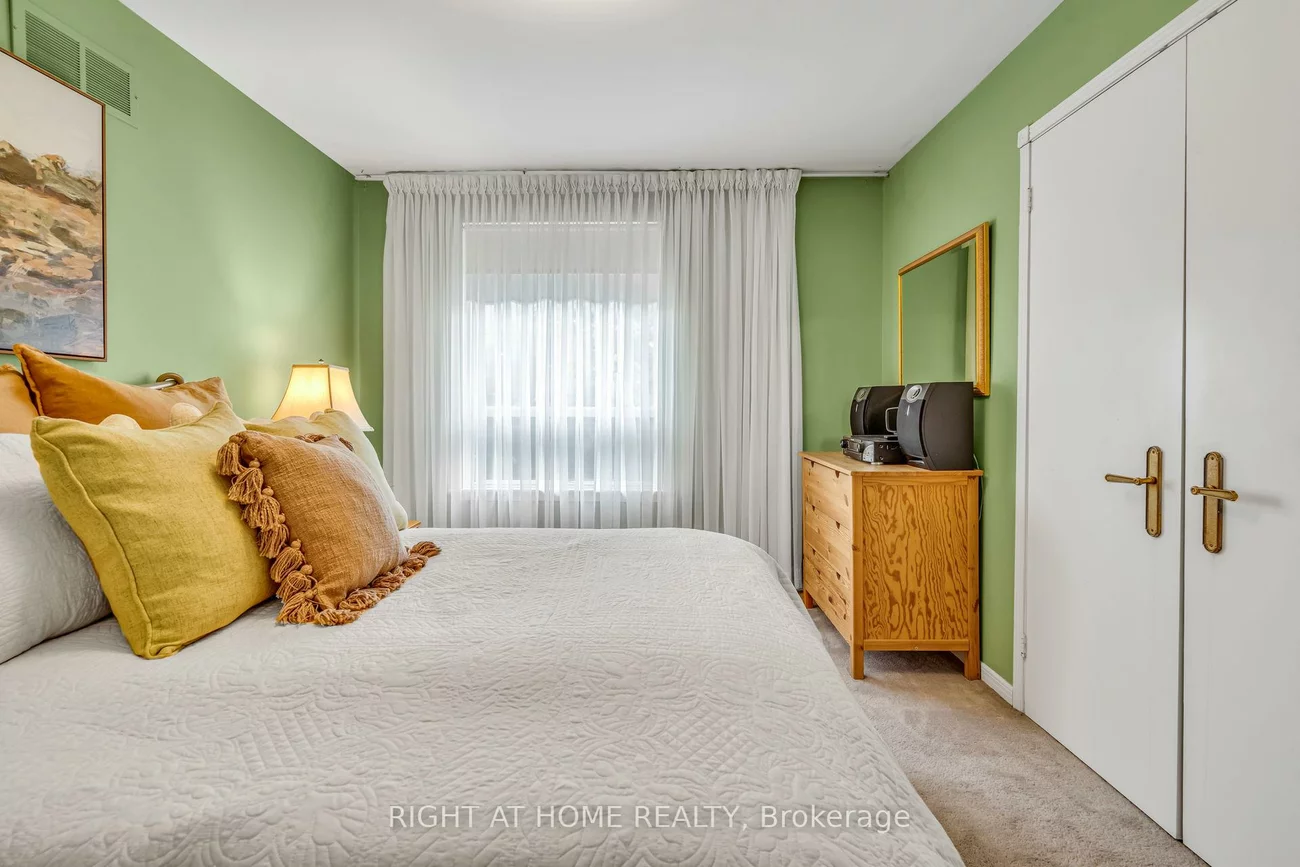 5, Poplar Heights, Edenbridge-Humber Valley, Toronto