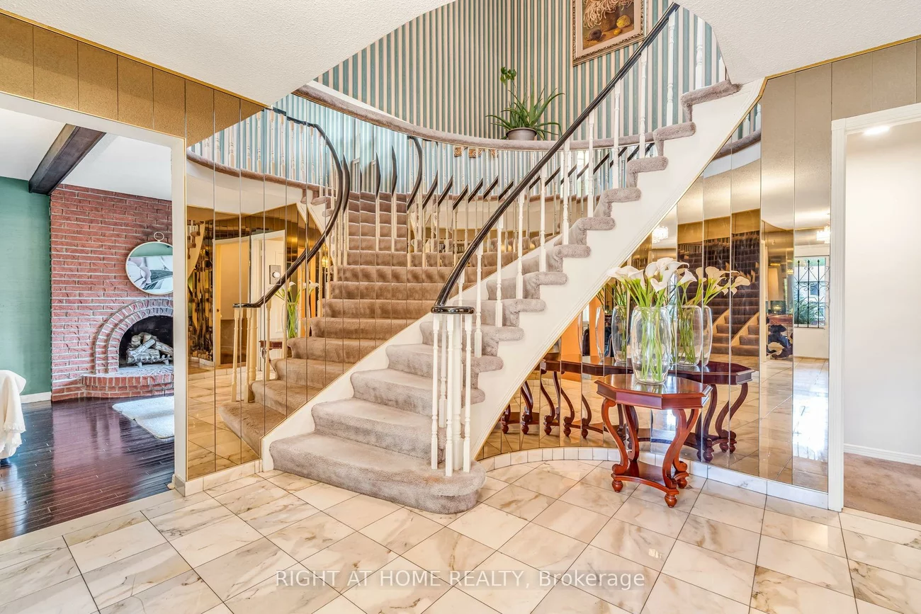 5, Poplar Heights, Edenbridge-Humber Valley, Toronto