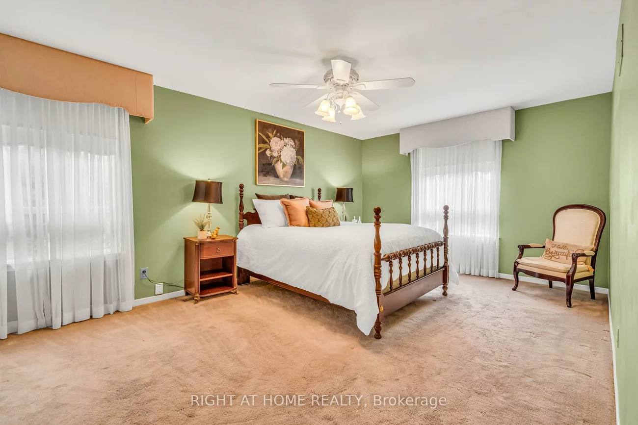5, Poplar Heights, Edenbridge-Humber Valley, Toronto