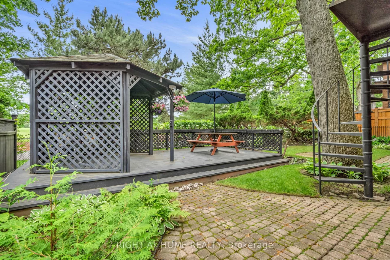 5, Poplar Heights, Edenbridge-Humber Valley, Toronto