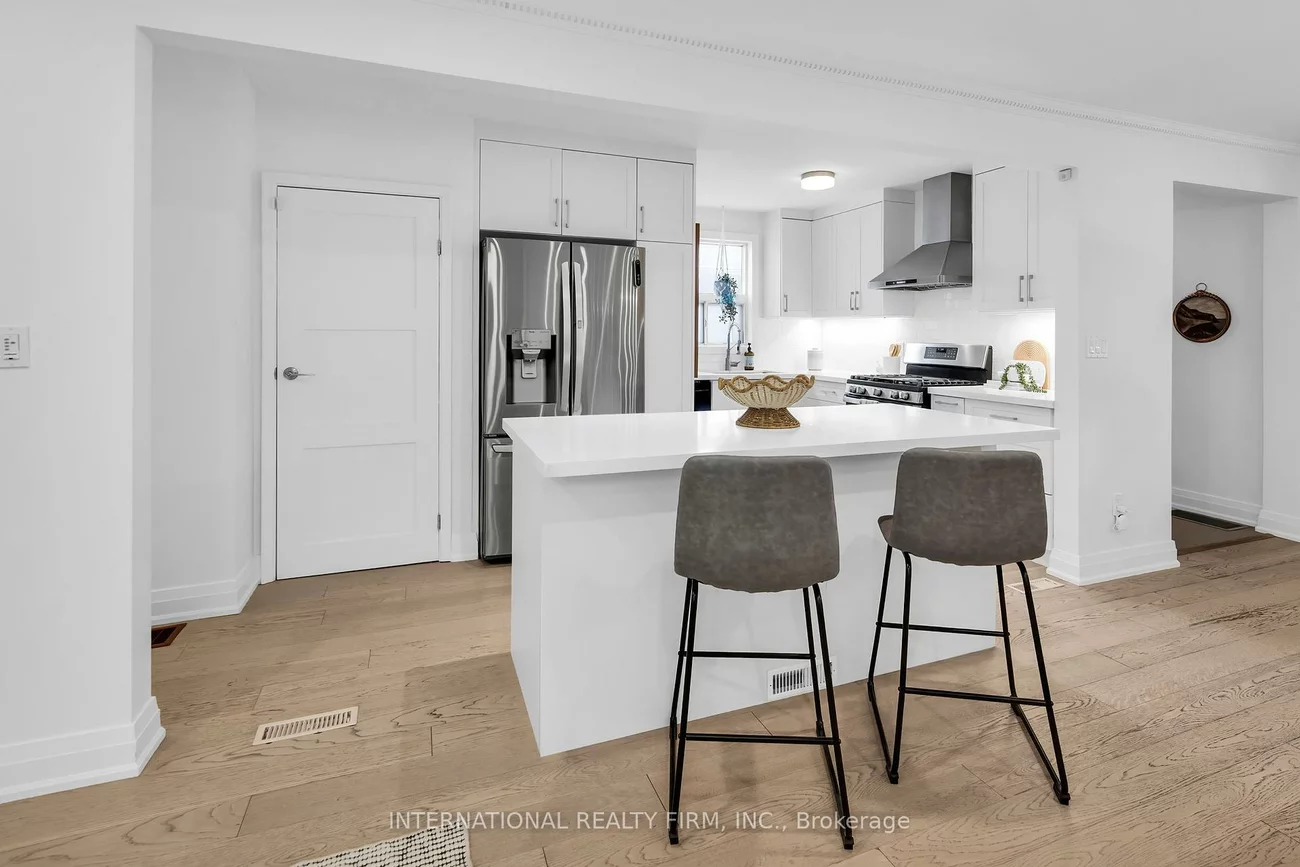 76A, Gort, Alderwood, Toronto