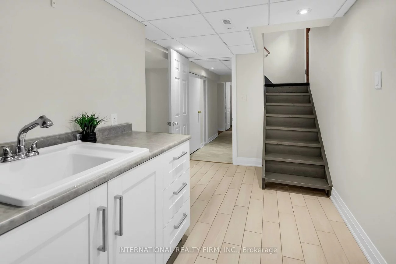 76A, Gort, Alderwood, Toronto