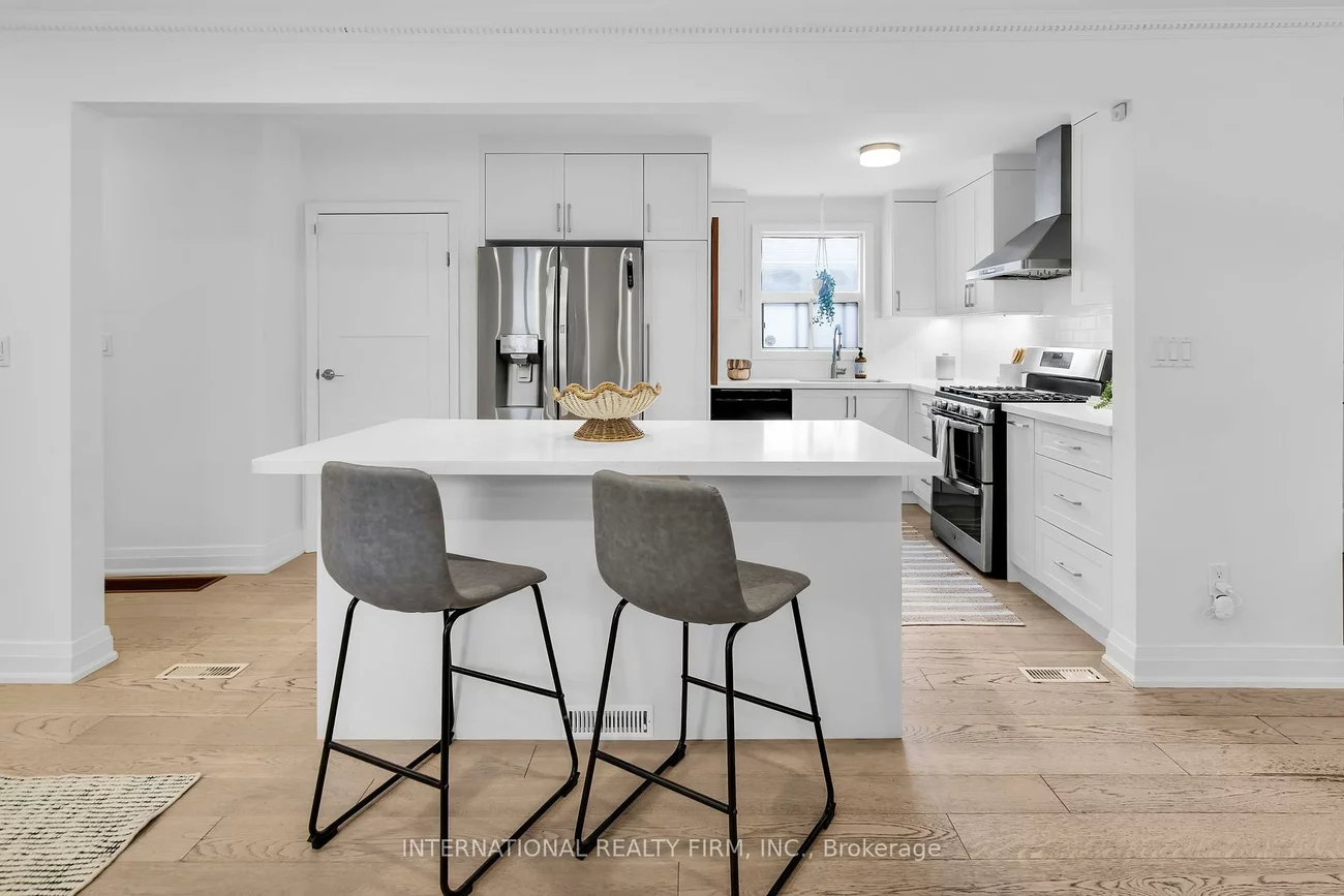 76A, Gort, Alderwood, Toronto