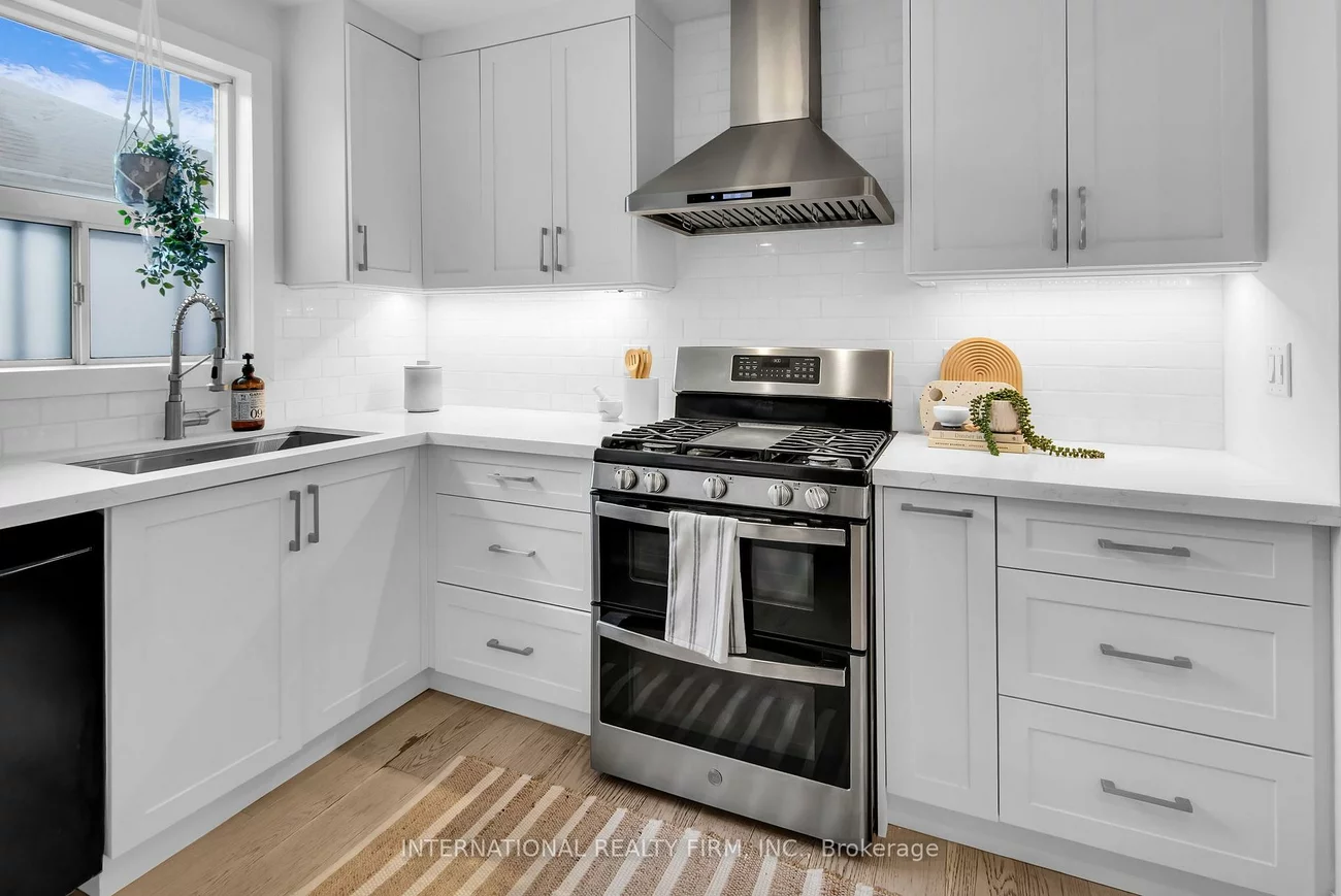 76A, Gort, Alderwood, Toronto