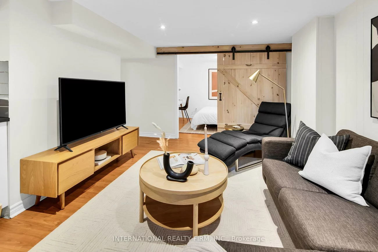 76A, Gort, Alderwood, Toronto