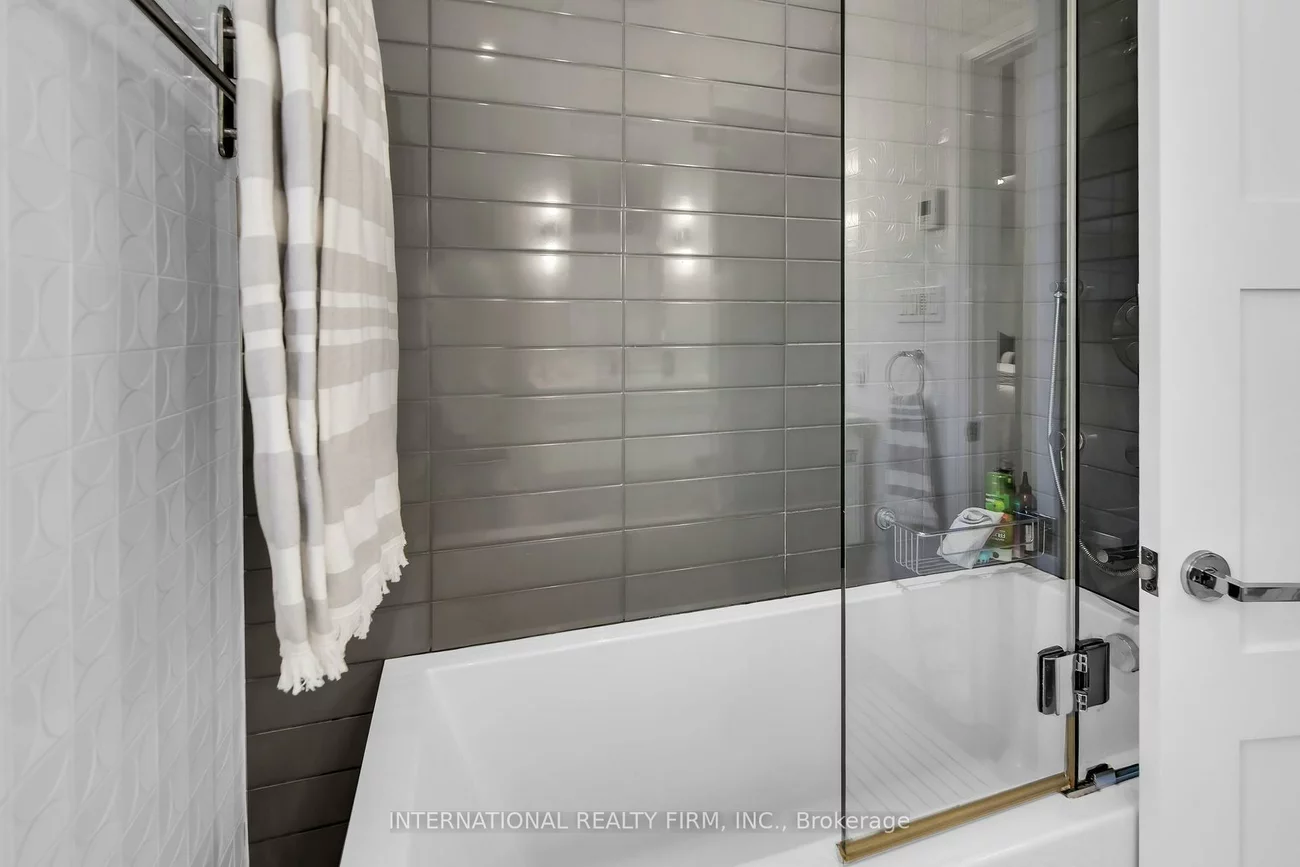 76A, Gort, Alderwood, Toronto