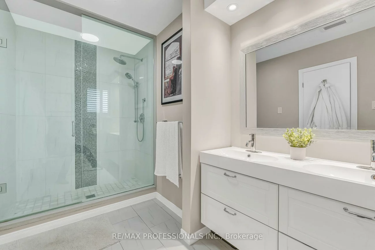 53, Decarie, Eringate-Centennial-West Deane, Toronto