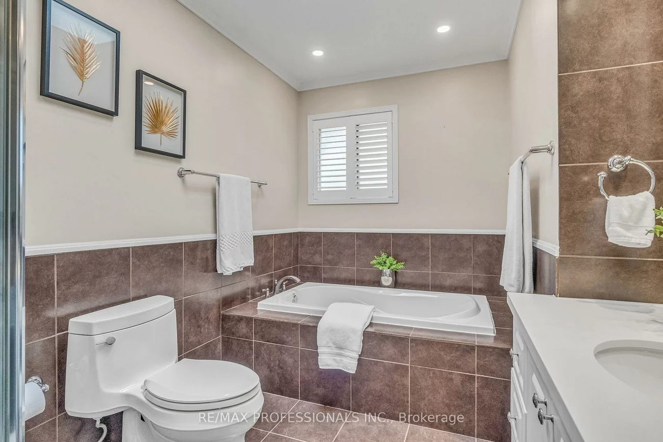 53, Decarie, Eringate-Centennial-West Deane, Toronto