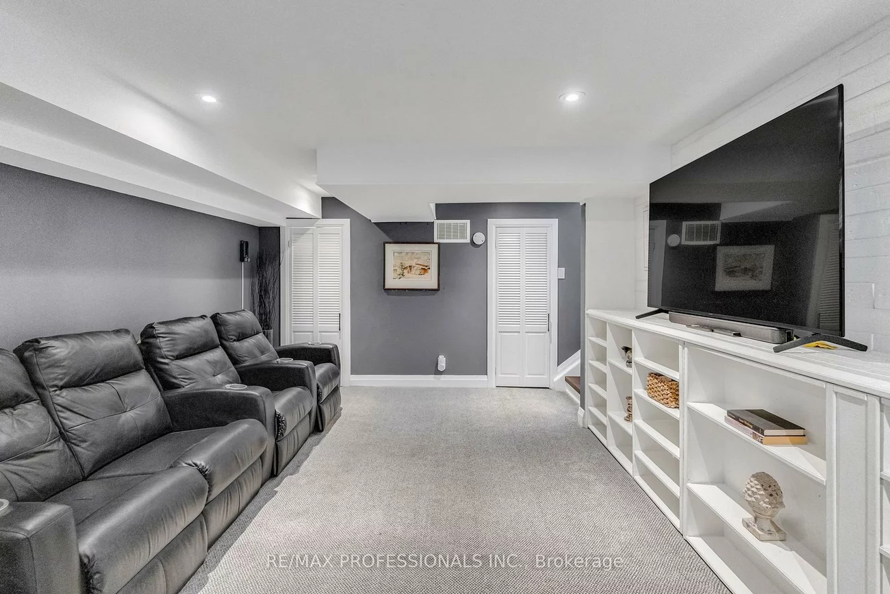 53, Decarie, Eringate-Centennial-West Deane, Toronto