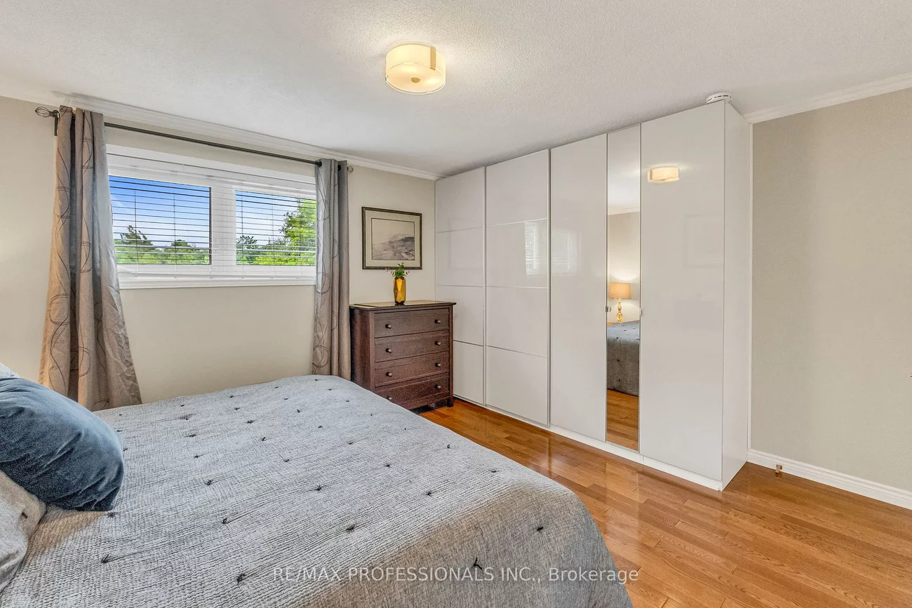 53, Decarie, Eringate-Centennial-West Deane, Toronto