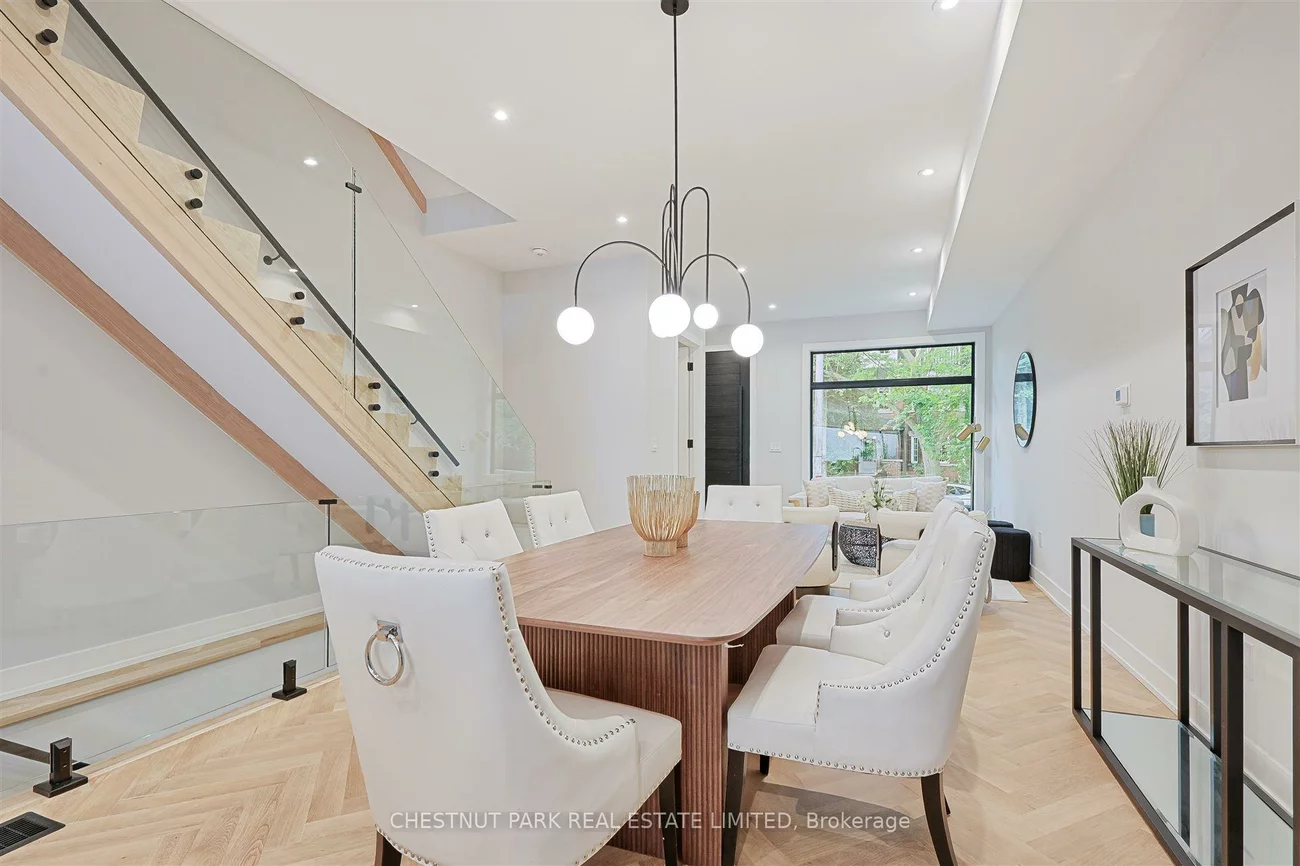 222B, Pearson, High Park-Swansea, Toronto