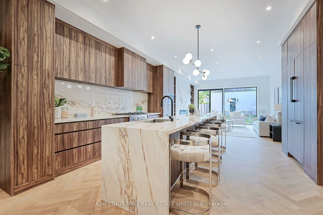222B, Pearson, High Park-Swansea, Toronto