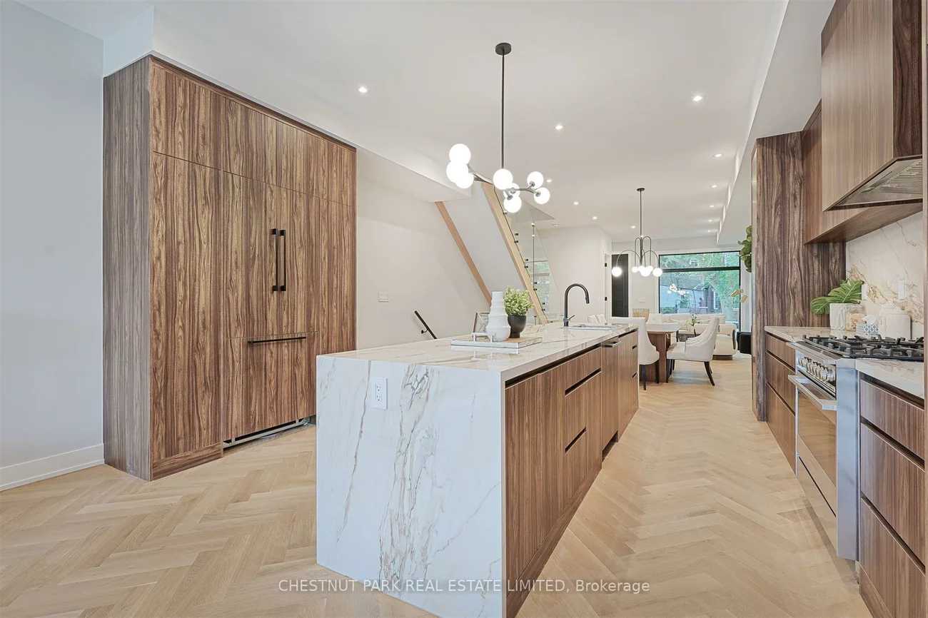 222B, Pearson, High Park-Swansea, Toronto