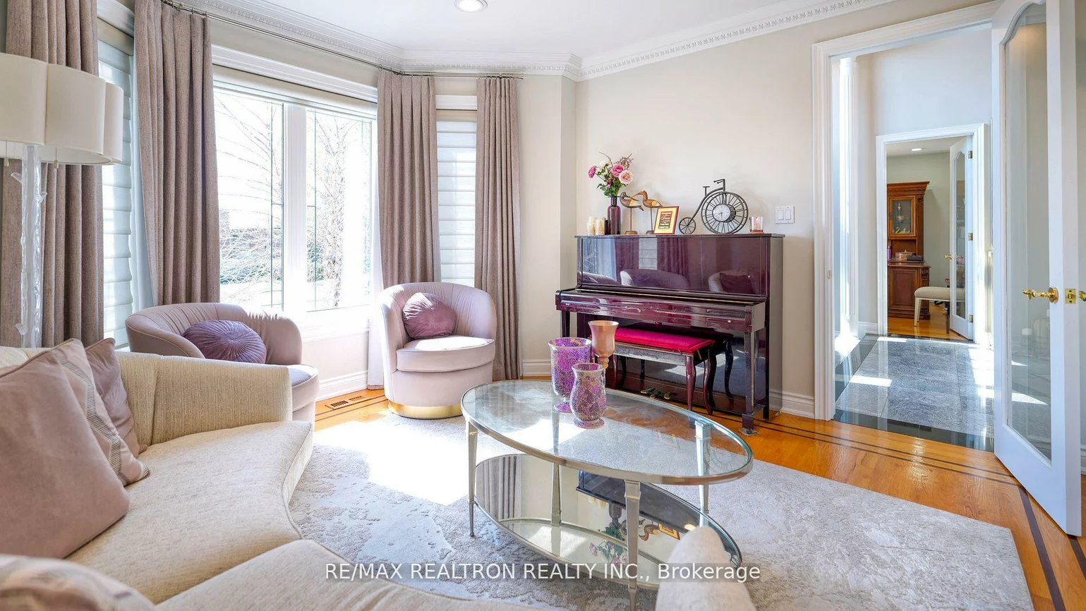 13, Bourdon, Rustic, Toronto
