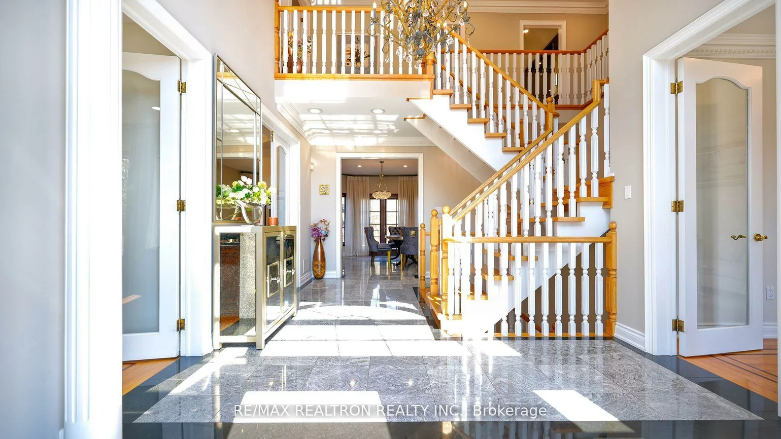 13, Bourdon, Rustic, Toronto