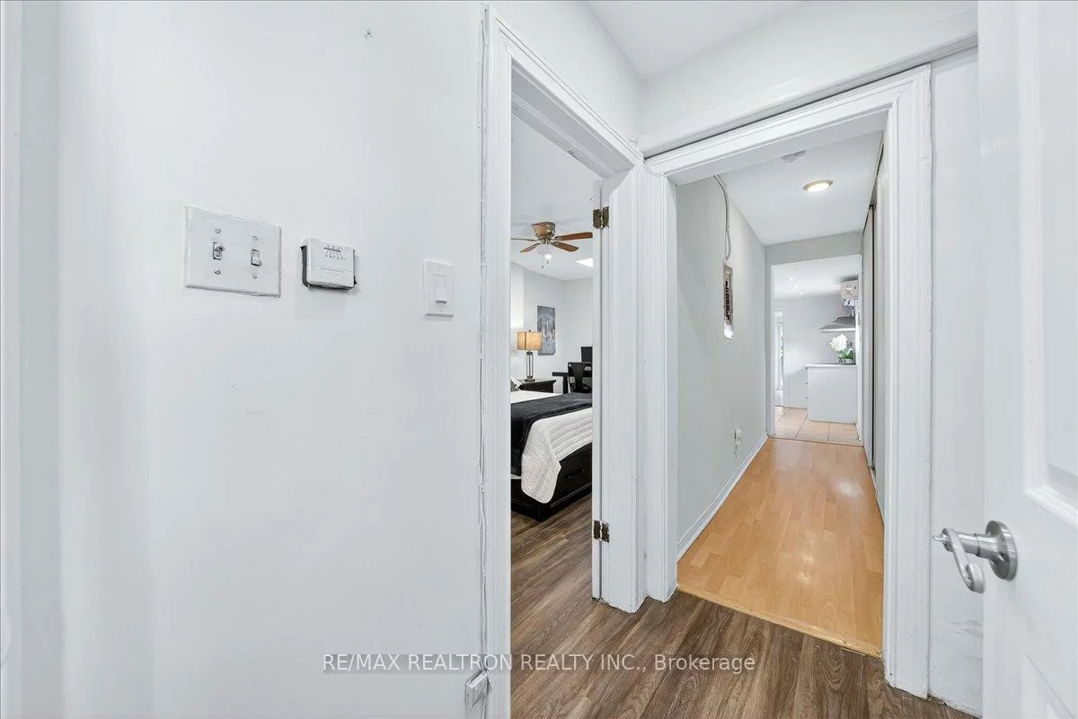 1640, Queen, Roncesvalles, Toronto