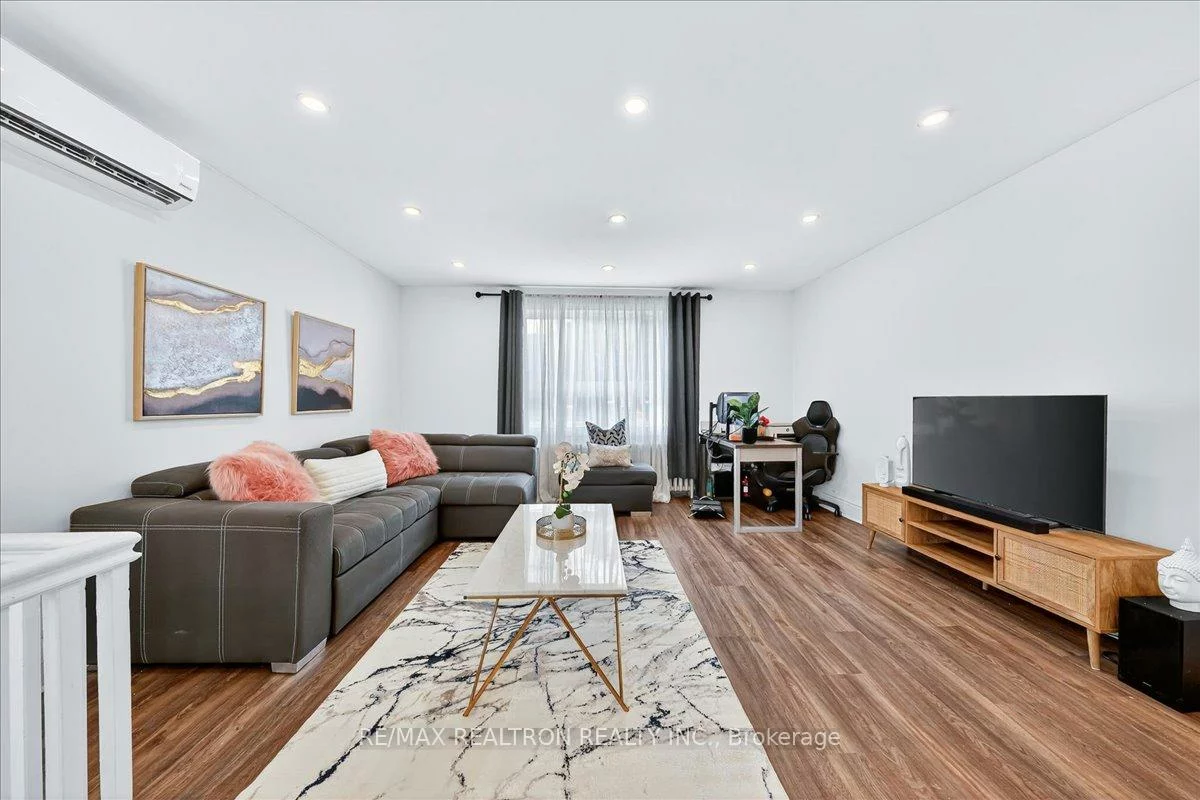 1640, Queen, Roncesvalles, Toronto