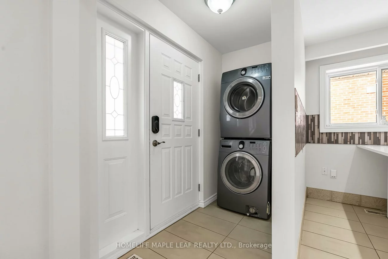 22, Vange, Mount Olive-Silverstone-Jamestown, Toronto