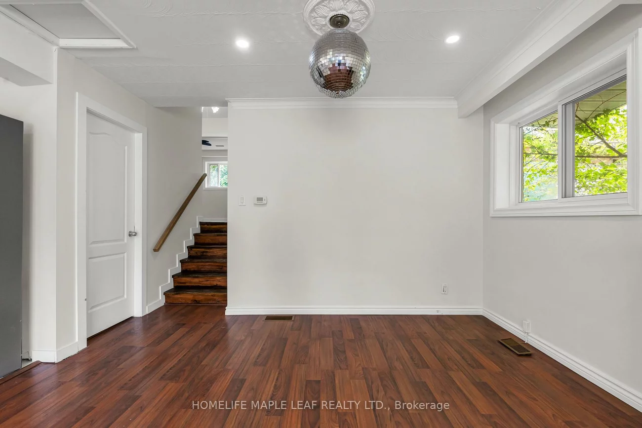 22, Vange, Mount Olive-Silverstone-Jamestown, Toronto