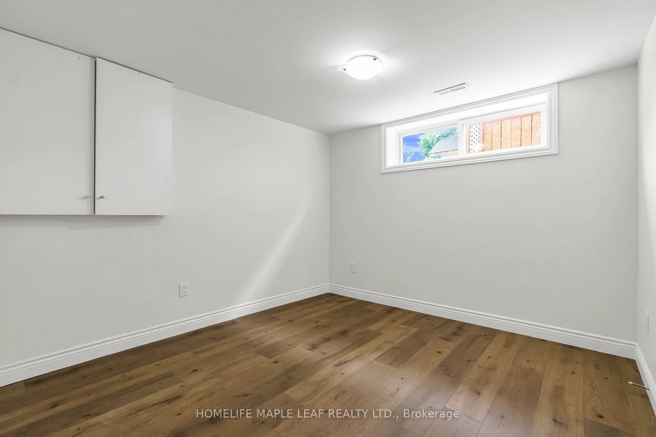 22, Vange, Mount Olive-Silverstone-Jamestown, Toronto
