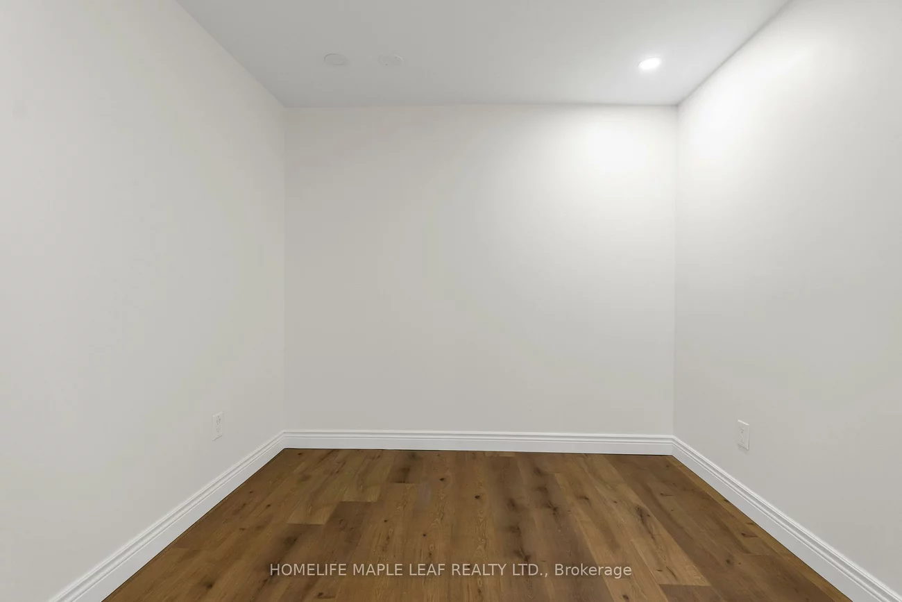 22, Vange, Mount Olive-Silverstone-Jamestown, Toronto