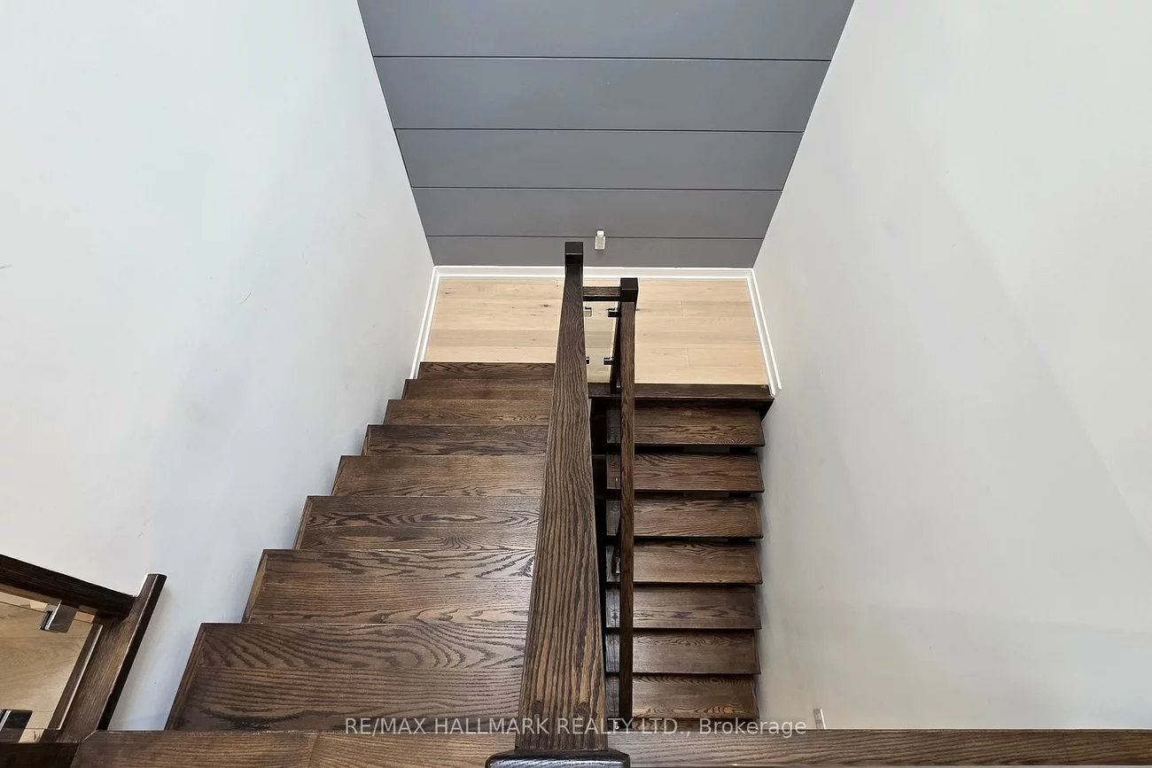 114, Lloyd Manor, Princess-Rosethorn, Toronto