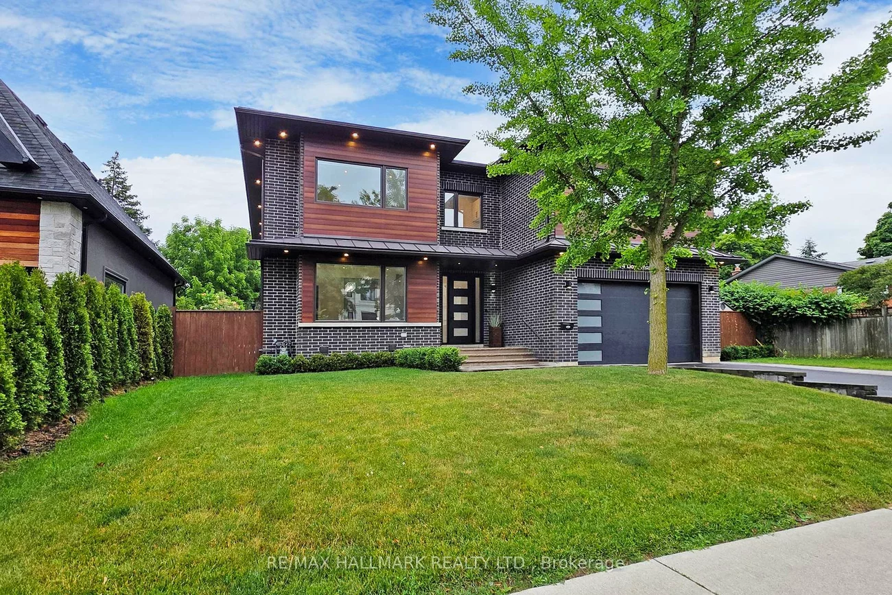 114, Lloyd Manor, Princess-Rosethorn, Toronto