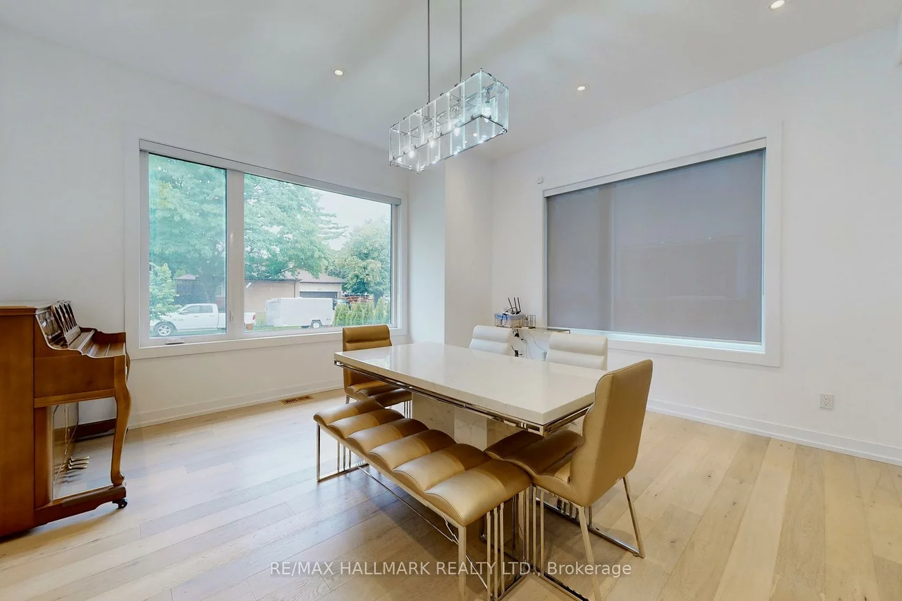114, Lloyd Manor, Princess-Rosethorn, Toronto