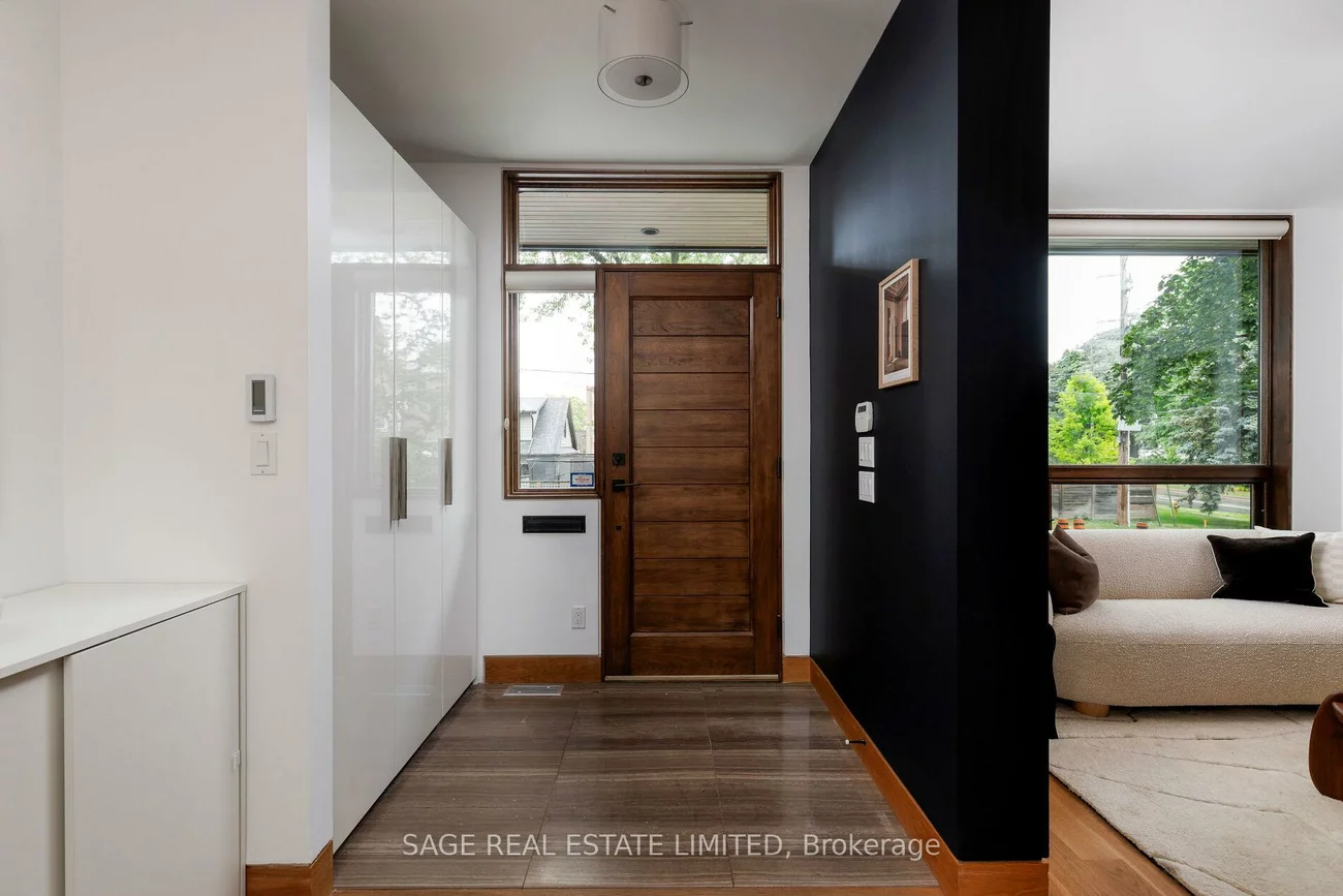 5, Bermuda, Stonegate-Queensway, Toronto