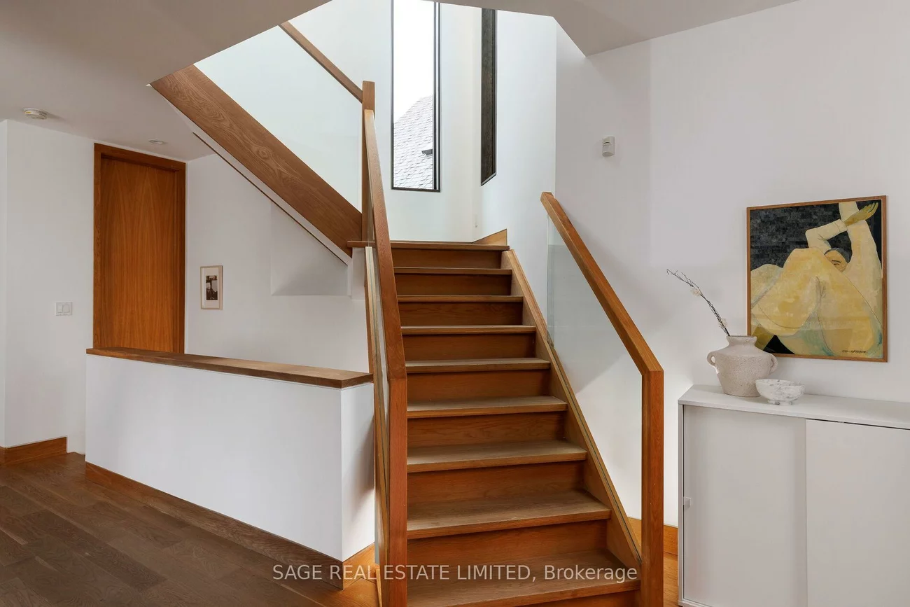 5, Bermuda, Stonegate-Queensway, Toronto