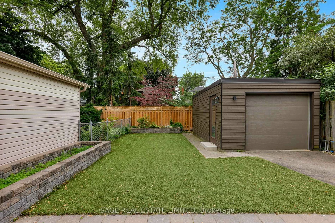 5, Bermuda, Stonegate-Queensway, Toronto