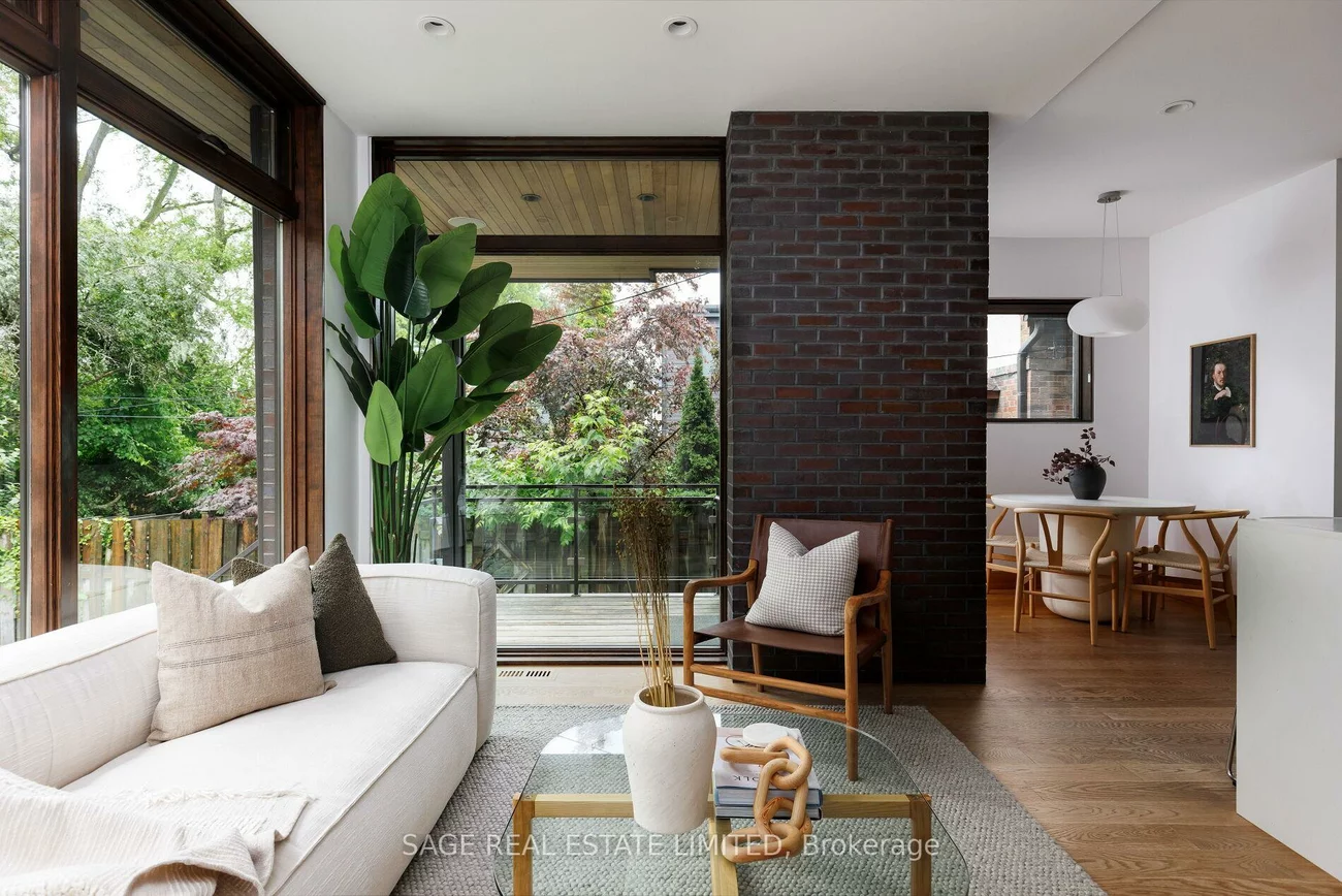 5, Bermuda, Stonegate-Queensway, Toronto