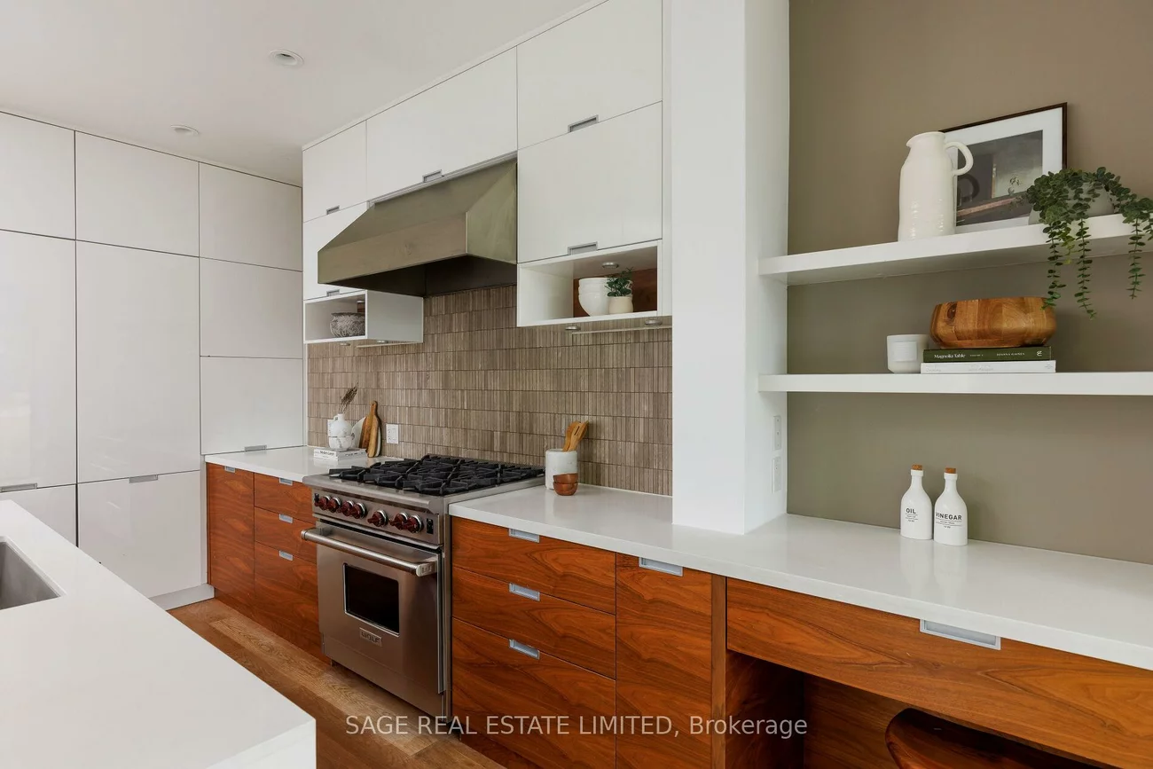 5, Bermuda, Stonegate-Queensway, Toronto