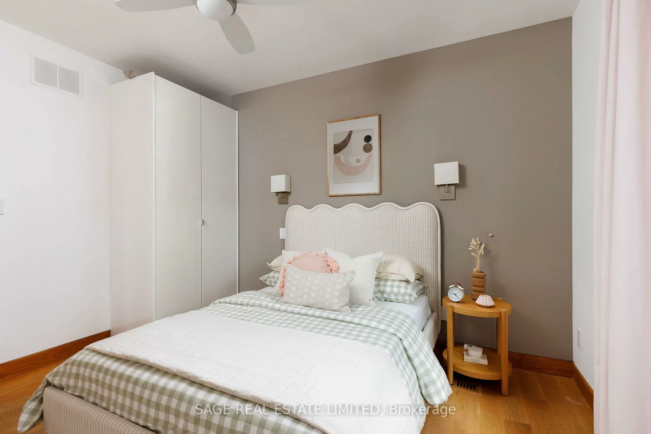 5, Bermuda, Stonegate-Queensway, Toronto