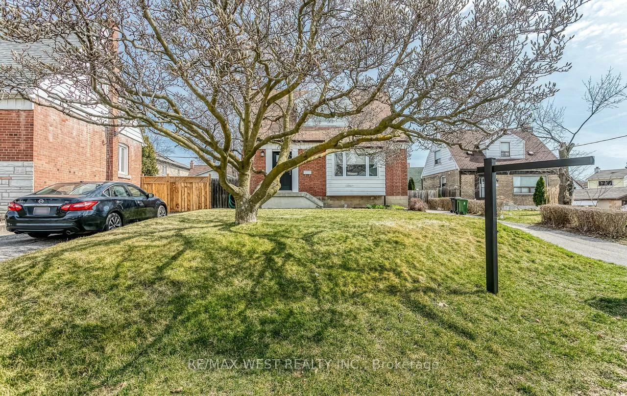 3, Greenacres, Beechborough-Greenbrook, Toronto