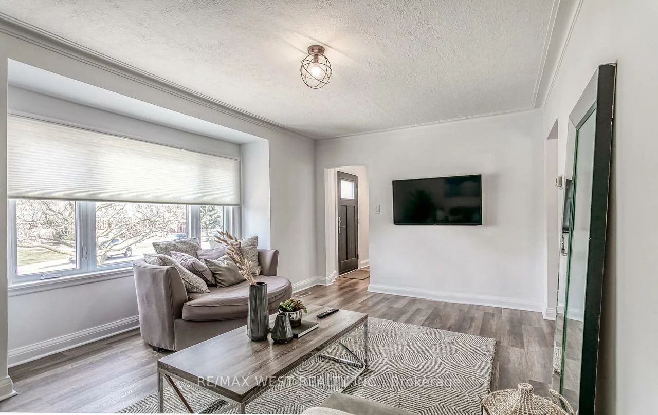 3, Greenacres, Beechborough-Greenbrook, Toronto