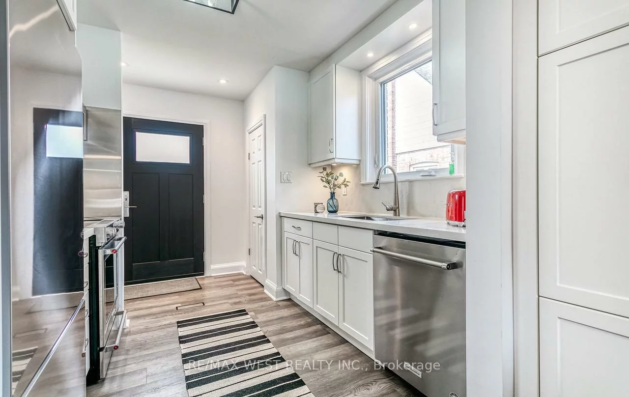 3, Greenacres, Beechborough-Greenbrook, Toronto