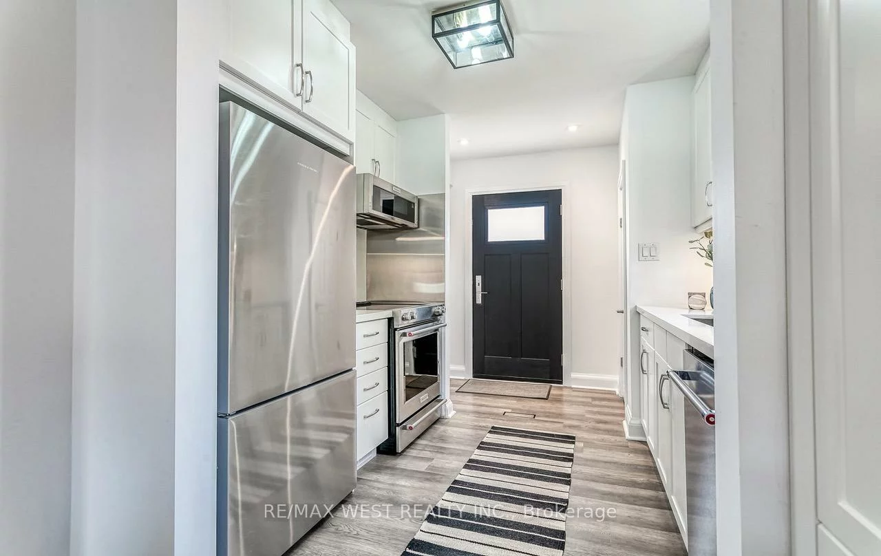 3, Greenacres, Beechborough-Greenbrook, Toronto