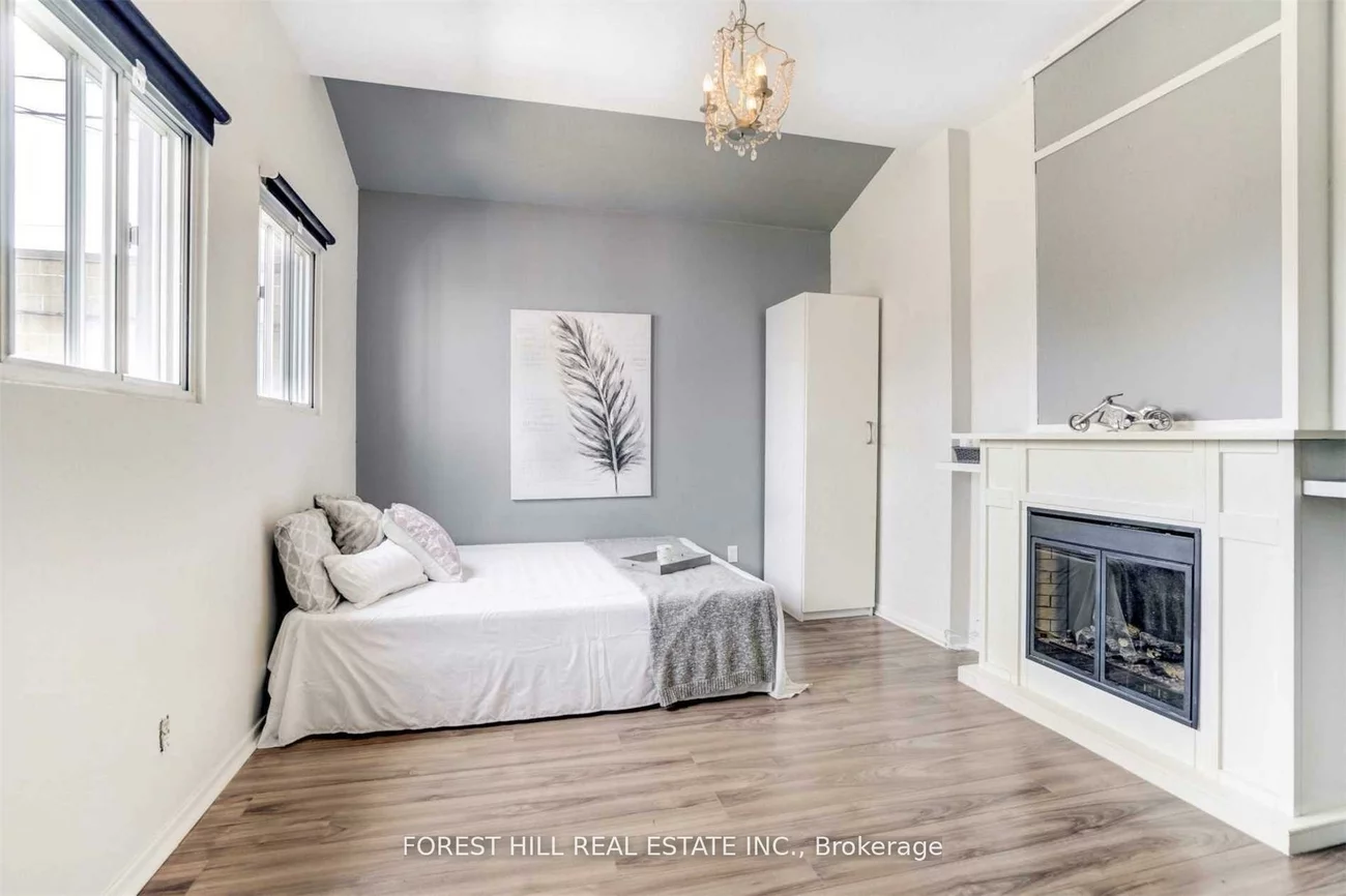 135, Fifth, New Toronto, Toronto