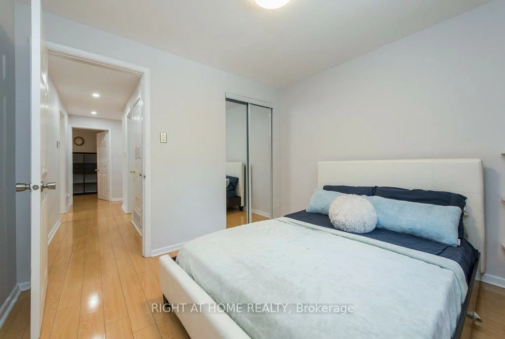 115, St Lucie, Humbermede, Toronto