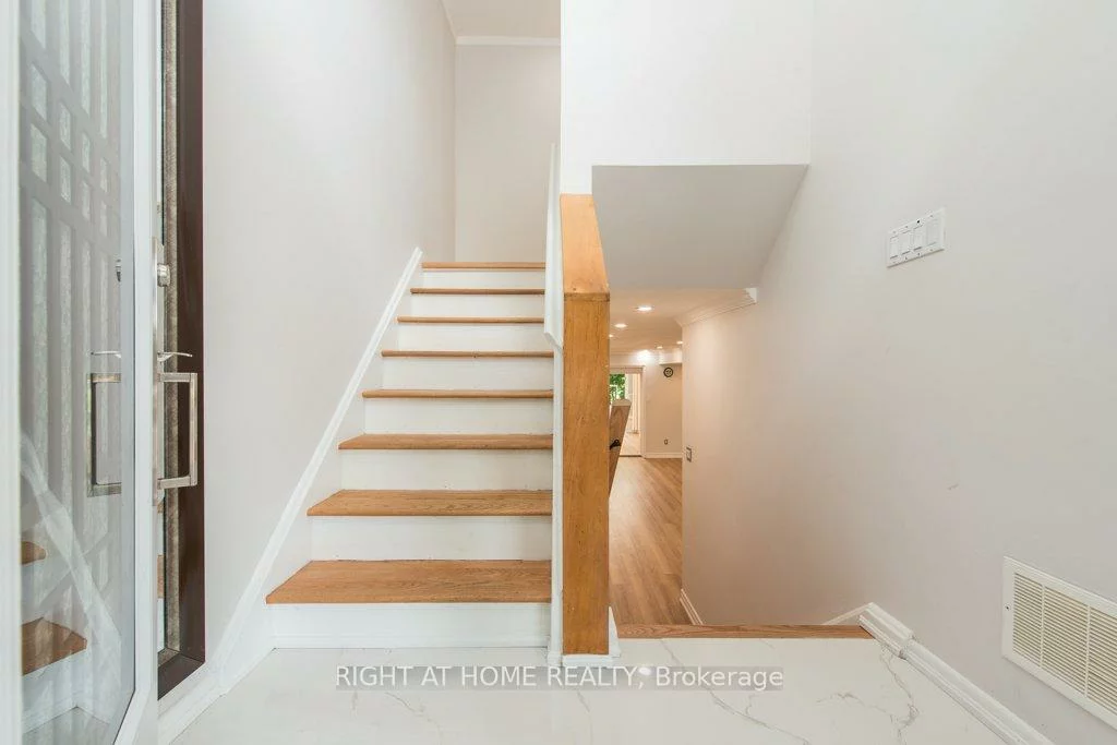 115, St Lucie, Humbermede, Toronto