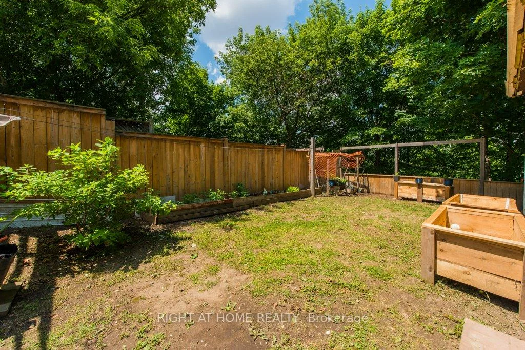 115, St Lucie, Humbermede, Toronto
