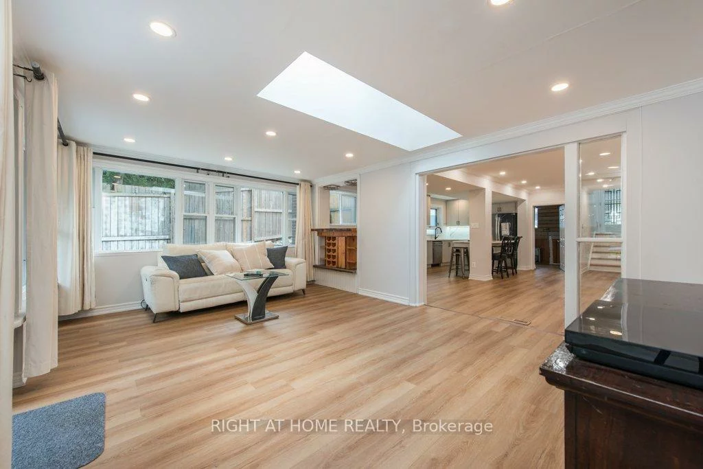 115, St Lucie, Humbermede, Toronto