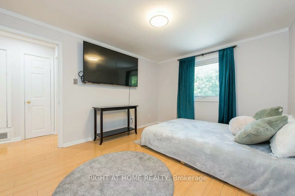 115, St Lucie, Humbermede, Toronto