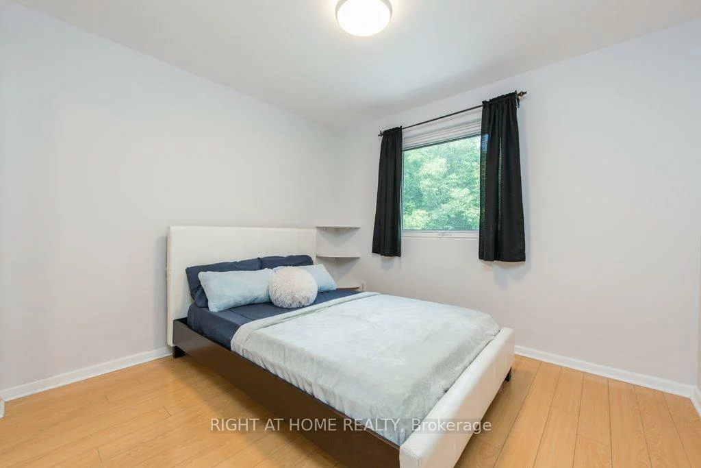 115, St Lucie, Humbermede, Toronto