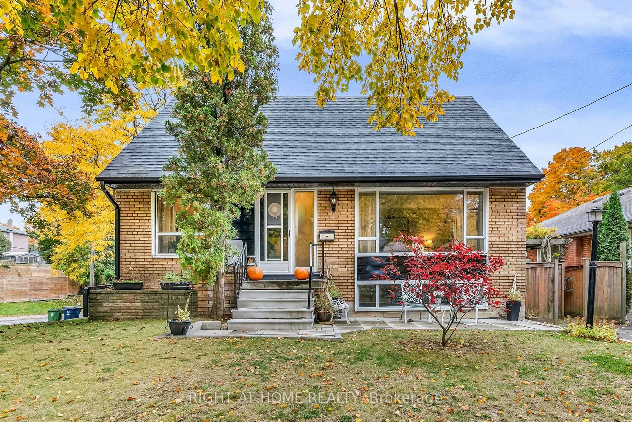 1, Ridge Point, Brookhaven-Amesbury, Toronto