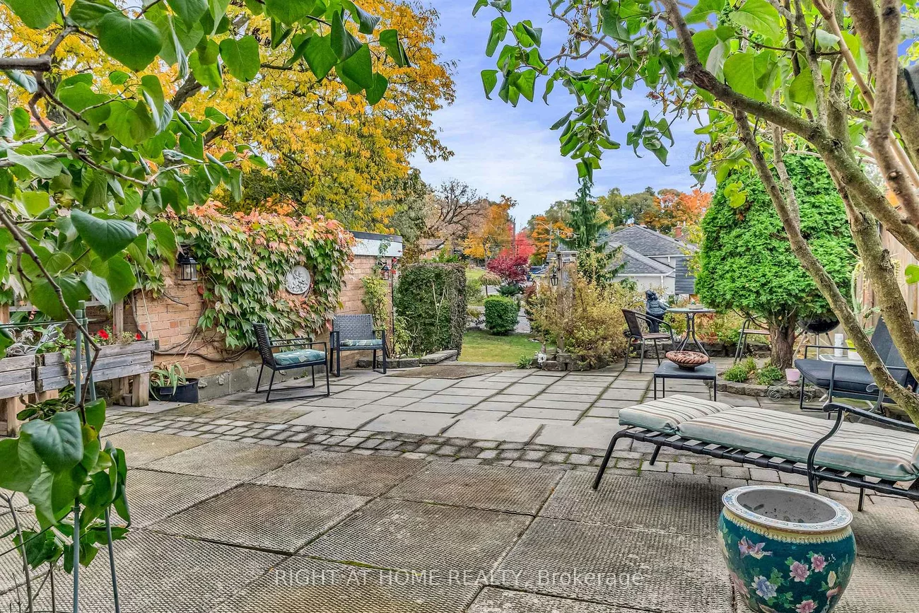 1, Ridge Point, Brookhaven-Amesbury, Toronto