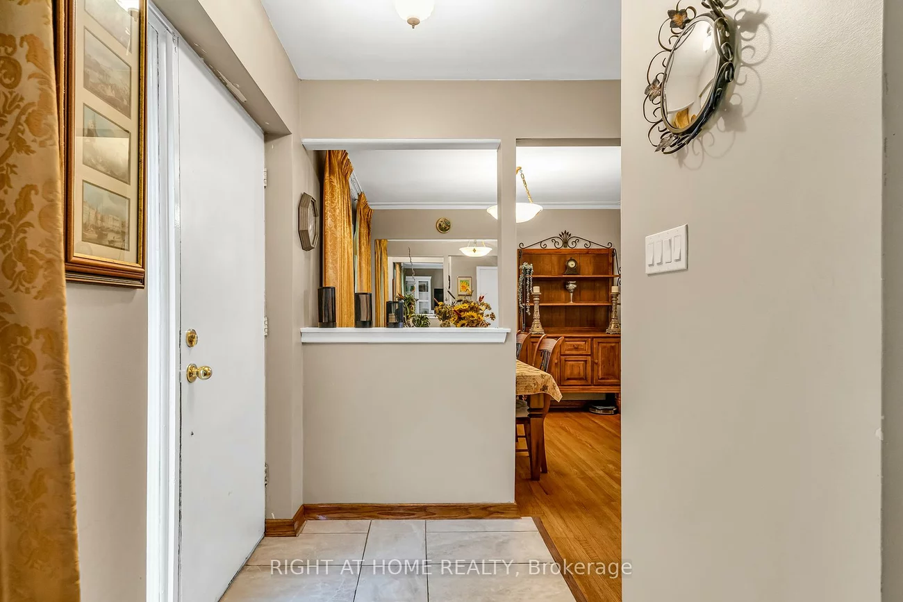 1, Ridge Point, Brookhaven-Amesbury, Toronto