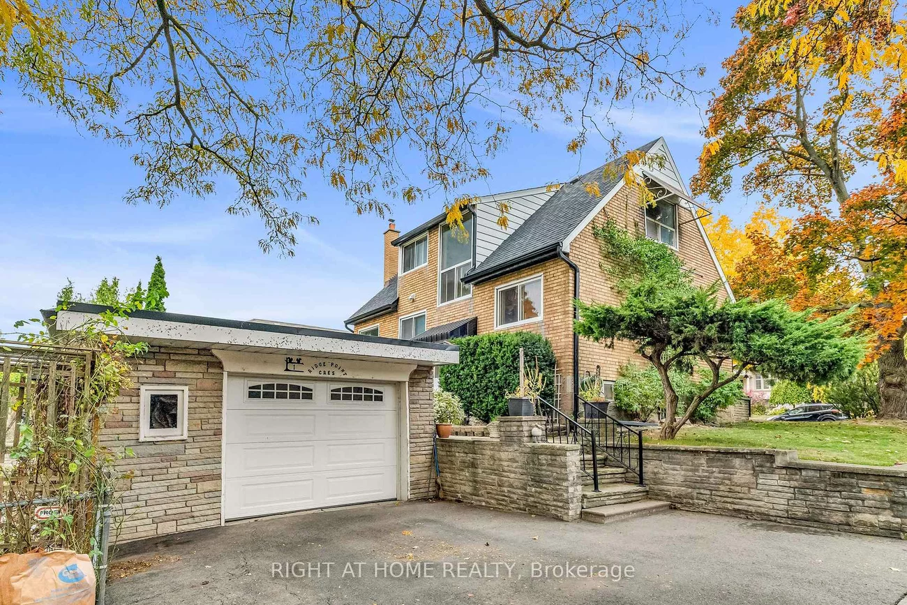 1, Ridge Point, Brookhaven-Amesbury, Toronto